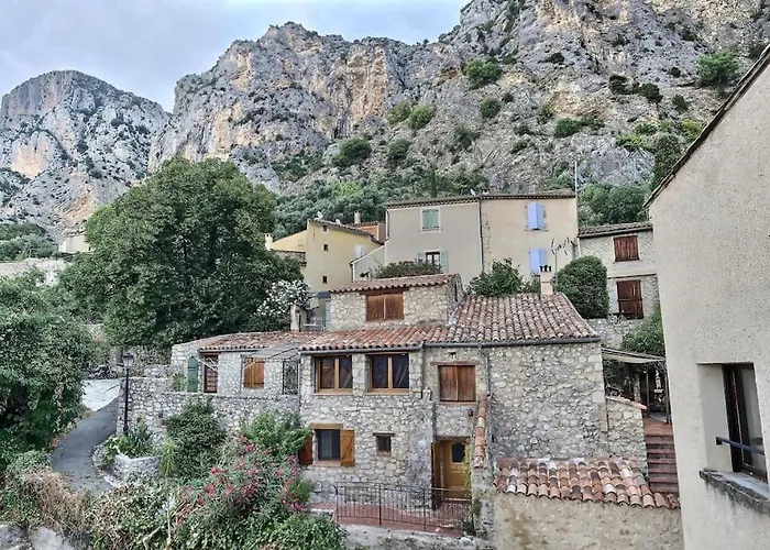 Studio Vue Sur La Roche, Au Calme #1 Apartment
