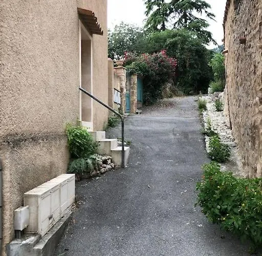 Studio Vue Sur La Roche, Au Calme #1