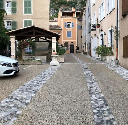 Studio Vue Sur La Roche, Au Calme #1 Apartment